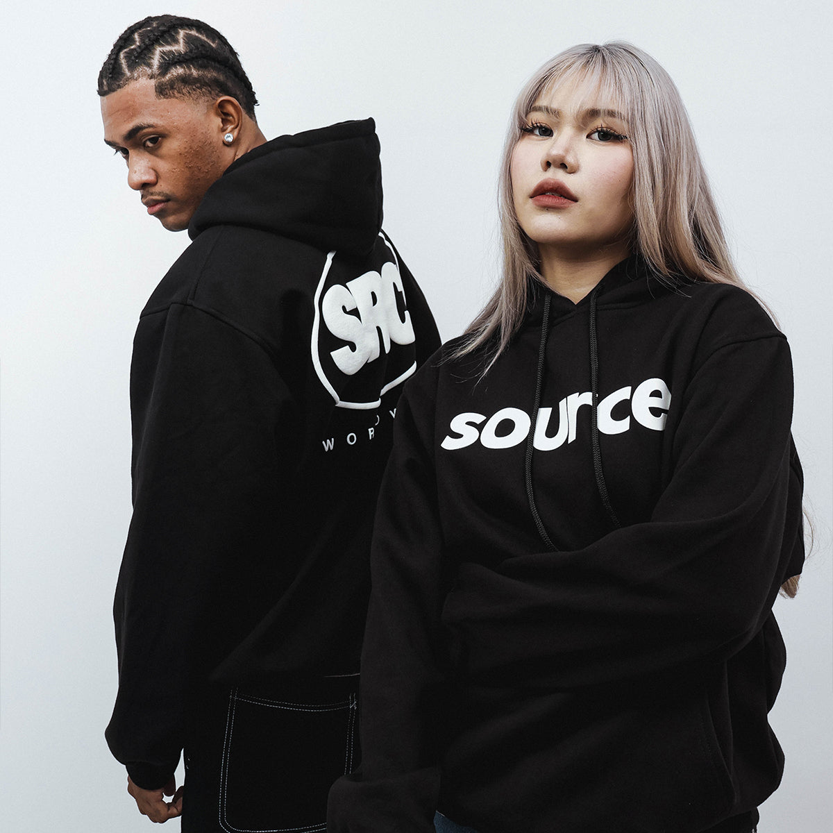 OG Logo Worldwide Pullover Hoodie - White in Black